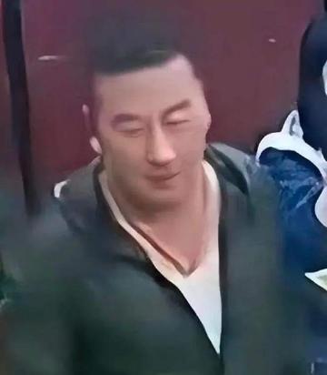 天下第一奇闻：“110，我上厕所没带纸”，一女子调戏警察！