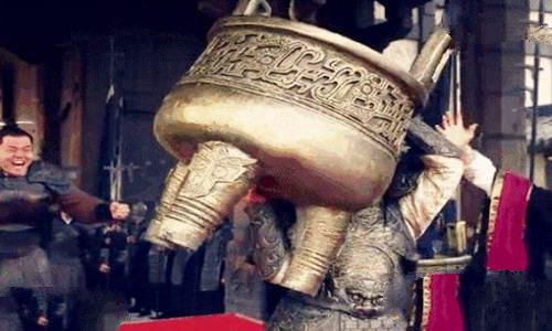 秦武王举鼎伤在哪里?他为何要坚持举鼎?