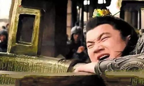 秦武王举鼎伤在哪里?他为何要坚持举鼎?