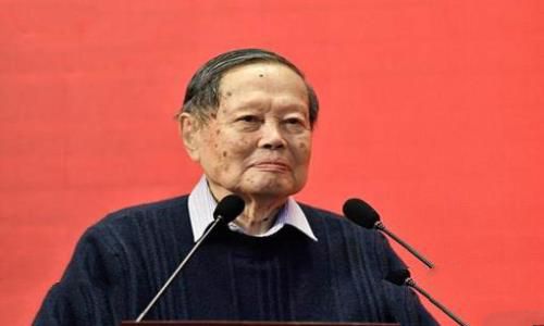 物理学家杨振宁与爱因斯坦有什么关系?